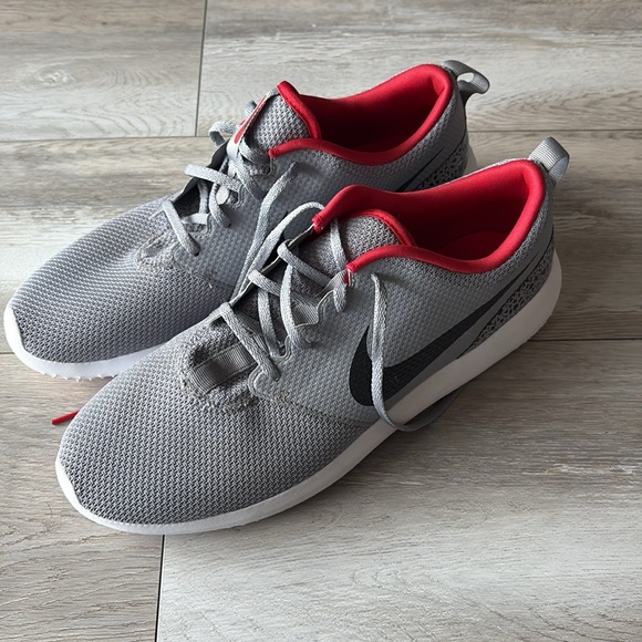Nike Roshe golf shoe size 13 Red Grey Golf shoe Athletic - Picture 3 of 9